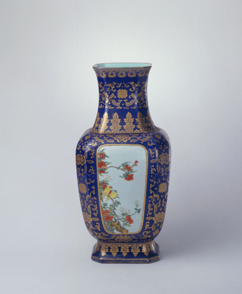 图片[1]-A square vase with blue glaze, gold ground, open light, pink, flower and bird patterns-China Archive